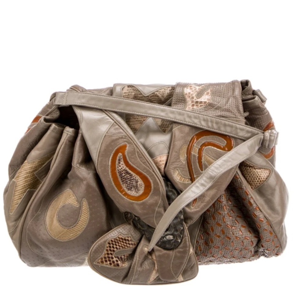 Sharif
Leather Patterned Shoulder Bag